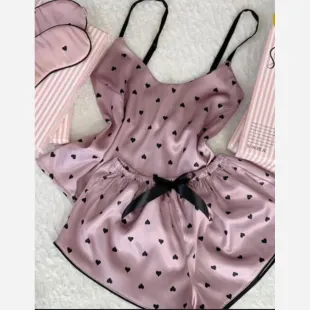 تاپ و شلوارک قلبی صورتی