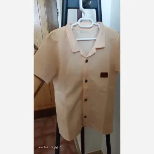 پیراهن پسرانه دکمه دار جنس بیسکوییتی سایز 45 تا 65 رنگ کرمی 45