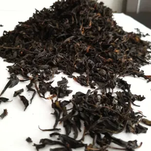 چای قلم ممتاز بهاره 1405 لاهیجان بسیار خوش عطر و طعم (800گرمی) محصول 1404