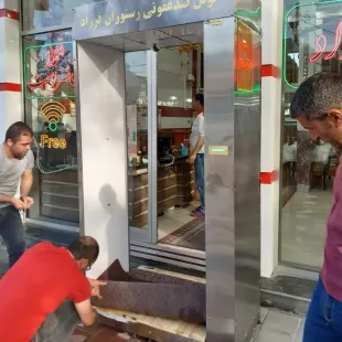 تولید درگاه عبور پاک  تولید تونل ضدعفونی کننده اتوماتیک بدنه استیل با محفظه دست پسکرایه
