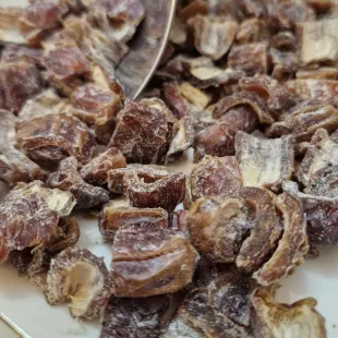 چیپس خرما با طعم زنجبیل یک کیلویی