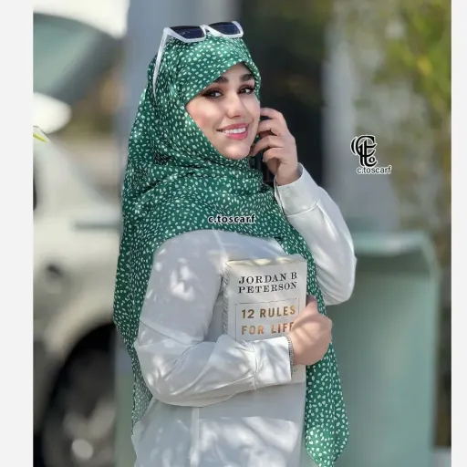 روسری نخی کاستوم طرح سپید قواره 110 دور دوخت بدون لیز خوردگی رنگ سفید