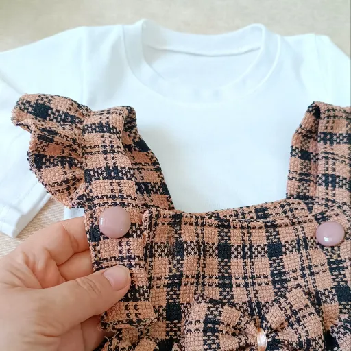 سارافون شانل همراه با زیر سارافونی 