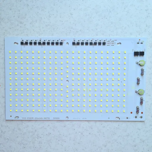 چیپ ال ای دی 200 وات بی کی ماژول بلالی پرژکتوری 220 ولت رنگ مهتابی.    chip MS-200w led 220v چیپ پرژکتوری 