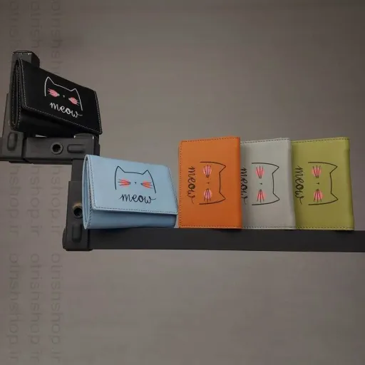 کیف پول چرمی ۳ لت طرح گربه - چرم فیلتر مات با قفل مگنتی مناسب هدیه دخترانه | رنگ قهوه ای