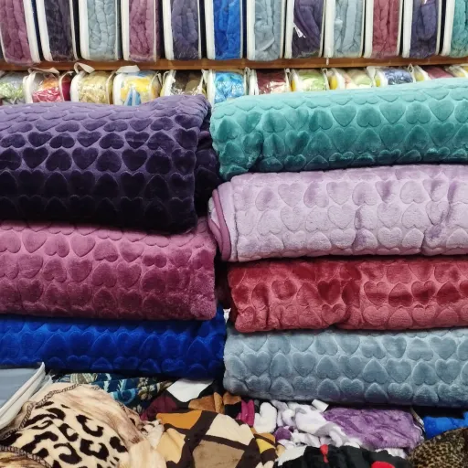 پتو عمده 10 عددی نرمینه مدل نگین دونفره نرمینه ضخیم بسیار لطیف جنس درجه یک دارای با تراکم بافت عالی در رنگهای متنوع