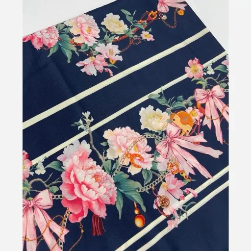 روسری کرپ نخ طرح طلا رنگ سبز