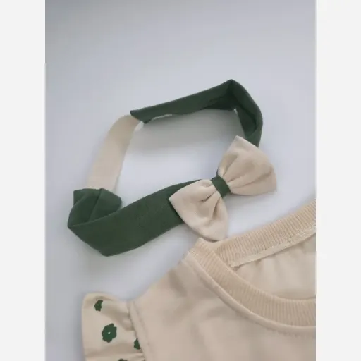 سه تکه دخترانه تاپ شلوارک و هدبند نوزادی ست دخترانه را سایز 2