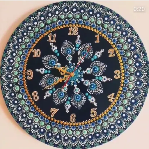 ساعت چوبی نقطه کوبی شده
