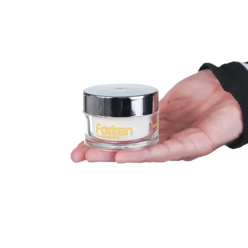 کرم آبرسان صورت فاربن مدل عصاره جوانه گندم مناسب برای پوست معمولی و خشک حجم 50 میلی لیتر به همراه کرم آبرسان صورت فاربن