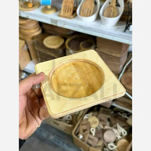 زیر روغنی چوبی طرح مربع
