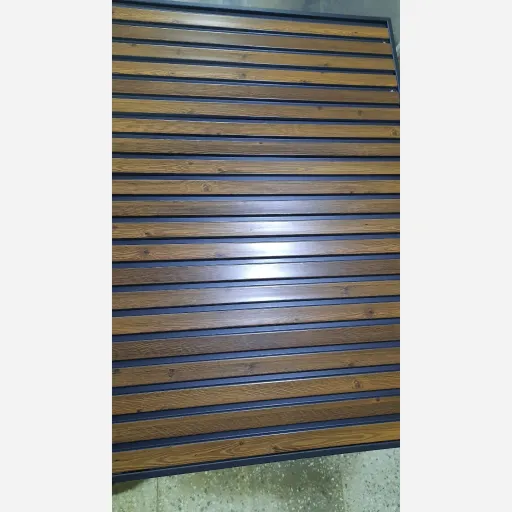 میزتاشو مسافرتی سایزبزرگ طرح ترموال ابعاد 82در58درارتفاع75 