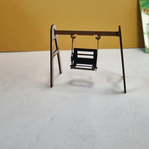 ماکت لوازم پارک (تاب ) برند کومه مقیاس 1.50