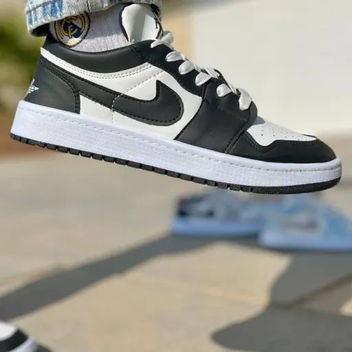 نایک جردن NIKE JORDAN دور دوخت درجه 1 سایز 43 سفید مشکی
