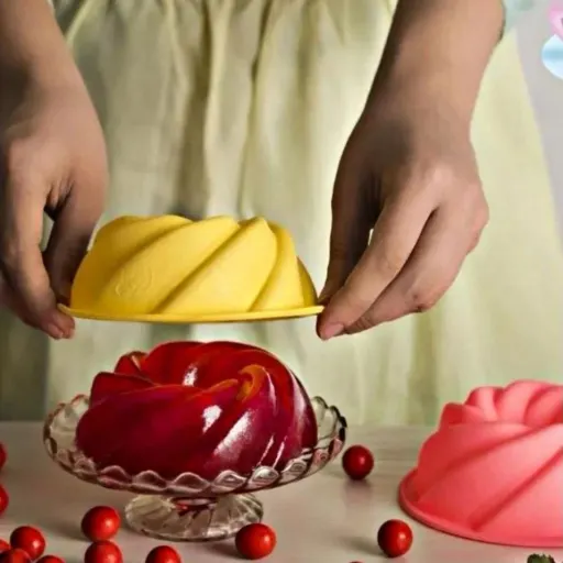 قالب ژله سیلیکونی کوچک طرح پیچ روما رنگ نسکافه ای