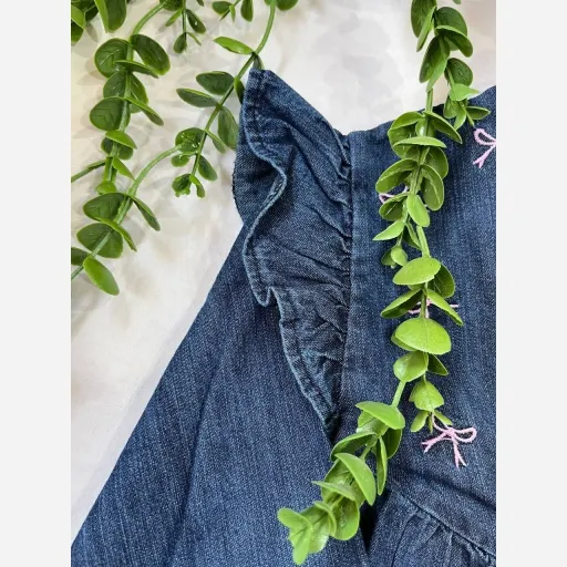 شومیز جین بچگانه گلدوزی پاپیونی سایز 50