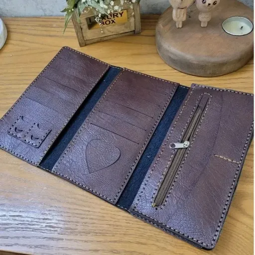کیف پول موبایل و جاکارتی سه لت چرم سوگو مدل عطارد رنگ قهوه ای