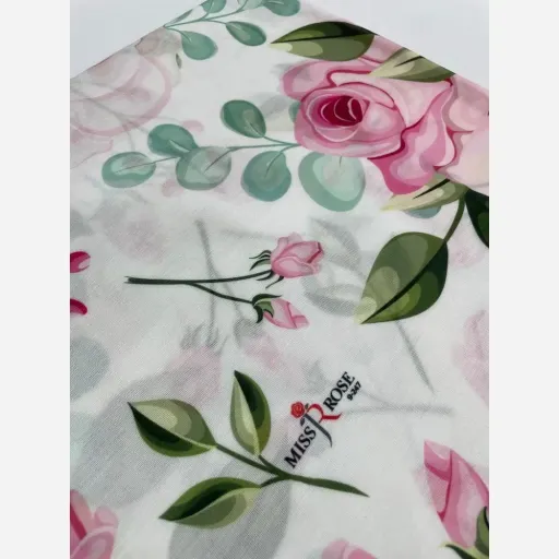 روسری سوپر نخ طرح گل قرمز قواره 110