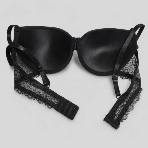 سوتین اسفنجی مشکی فانتزی گیپور سایز 75