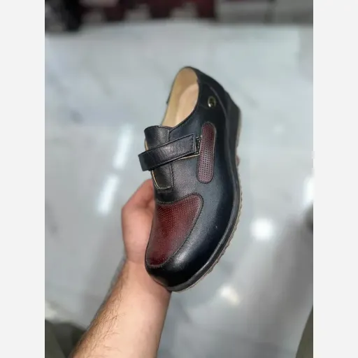 ونس تمام چرم گاوی مشکی سایز 36 حراج تک سایز گزینه ها 36