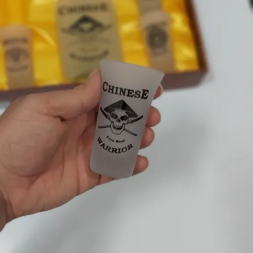 بطری و لیوان 4 عدد مات 45cc( قهوه خوری) همراه جعبه کادویی