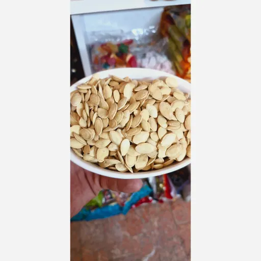تخمه کدو گوشتی نمکی یک کیلو