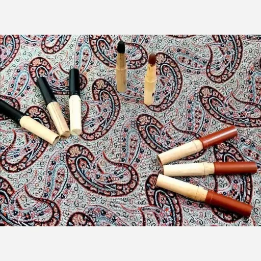 مداد سرمه غیرقابل تراش مناسب برای چشم و ابرو رنگ قرمز