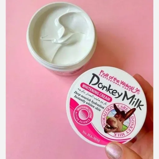 کرم آبرسان و روشن کننده شیر الاغ ووکالی  Wokali Donkey Milk Whitening Cream