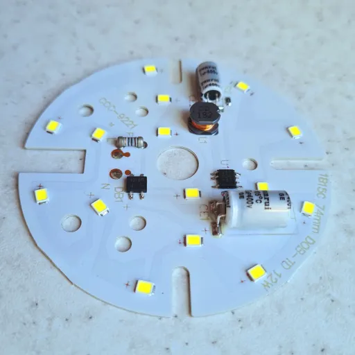 چیپ ال ای دی 12 وات پنلی ماژول دی او بی خازن دار رنگ سفید مهتابی chip led dob 12w 220v ccc