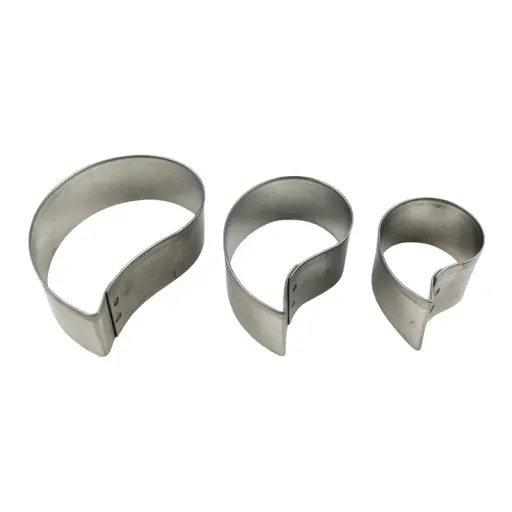 قالب کیک، شیرینی و دسر فلزی طرح بته جقه کد 144 مجموعه 3 عددی رنگ نقره ای