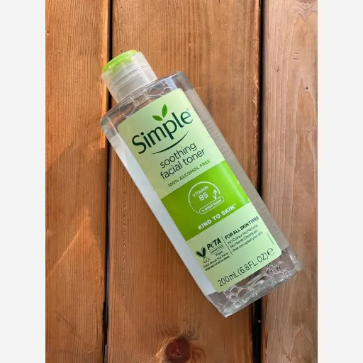 تونر تسکین دهنده پوست سیمپل Soothing Toner حجم 200 میلی لیتر