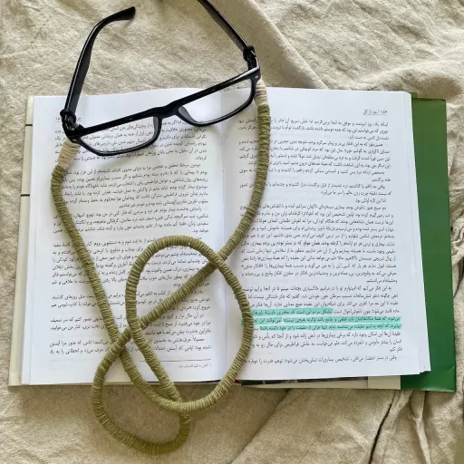 بند عینک دست بافت مکرومه مدل هنری (رنگ انتخابی)