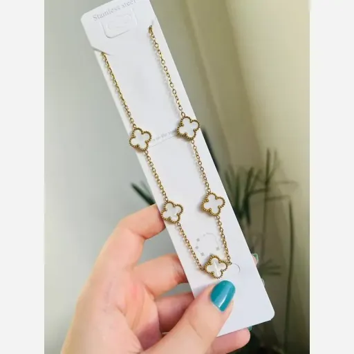 گردنبند زنانه طرح ونکلیف استیل رنگ ثابت گزینه ها طلایی سنگ مشکی
