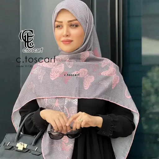 شال نخی طرح پروانه طوسی صورتی خال خالی قواره بزرگ 140 سانتیمتر