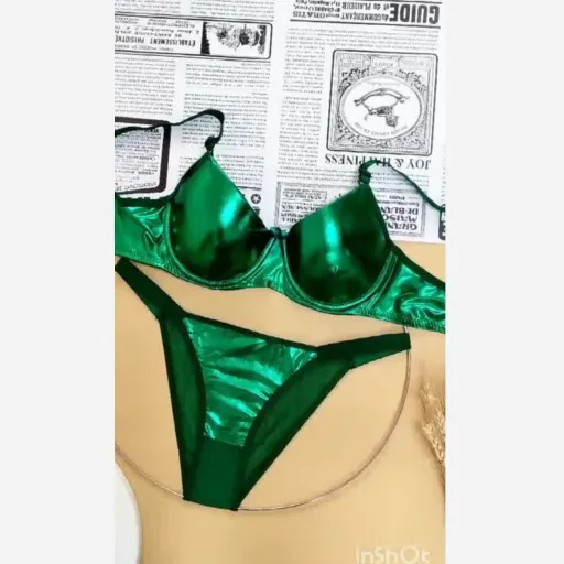 ست اسفنجی سوتین و شورت هولگرامی براق سبز