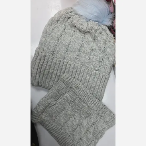 کلاه و شال گردن رنگ سورمه ای