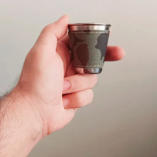شات کوچک دومان 4عدد با کیف مخصوص مسافرتی(شات قهوه) با روکش ارتشی پلنگی برزنتی جنس استیل