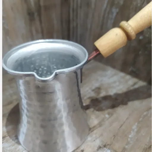 جذوه یا قهوه جوش سایز 3 (جنس روی،بدنه چکشی،دسته چوبی)