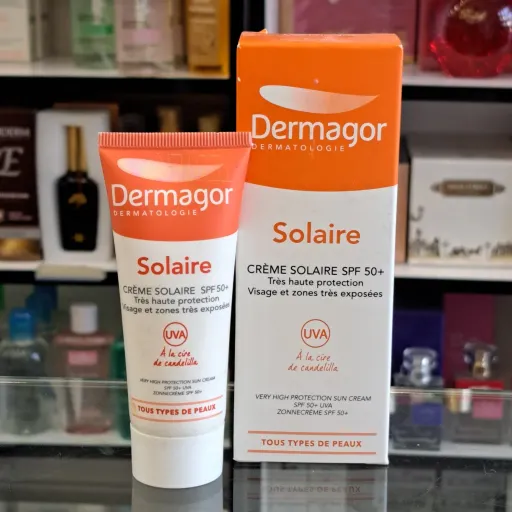 کرم ضدآفتاب بی رنگ پوست معمولی تا خشک SPF50 درماگور