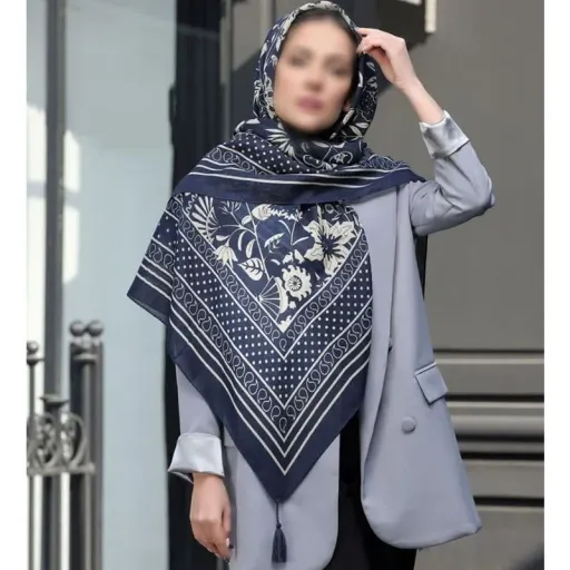 روسری کرپ حریر منگوله دار زمینه سرمه ای قواره 130(A5202)