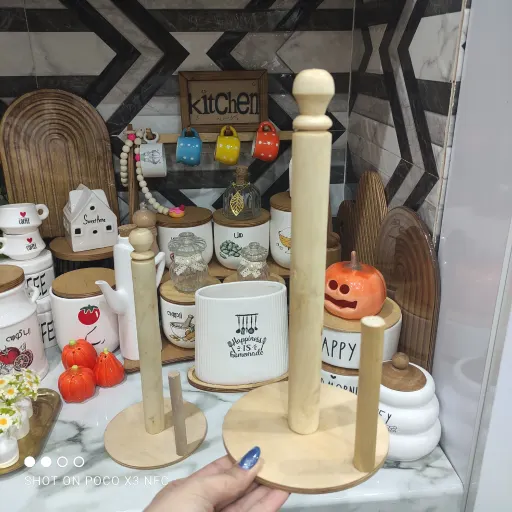 جا دستمال رولی چوبی ایستاده 