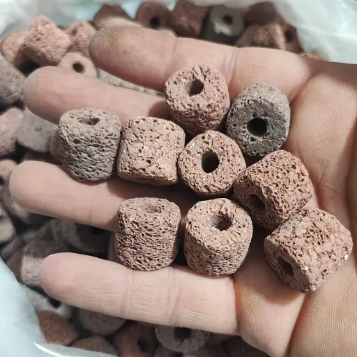 سرامیک متخلخل اکواریوم رنگ قهوای قرمز(100 گرمی)