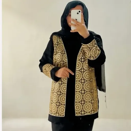کت سوزن دوزی مشکی و طلایی 