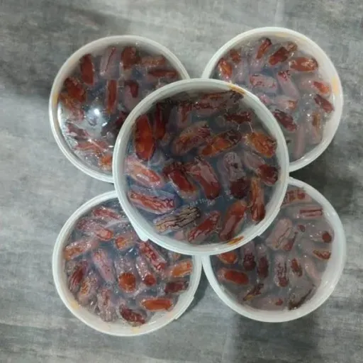 خرما پیارم ظرفی(بین 580 تا 620 گرم هست)