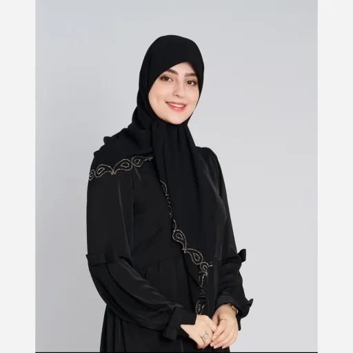 روسری مشکی کرپ حریر سنگ کاری شده طرح بته جقه