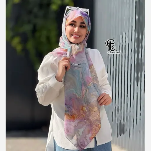 روسری طرح نازلی سیتو قواره متوسط دور چرخ دوز مزونی رنگ ملیح شاد