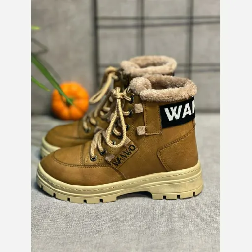 بوت اسپرت بچه گانه طرح WANWO رنگ مشکی و عسلی  سایزبندی 27 تا 36 بوت اسپرت نیم بوت  سایز بچه گانه بوت دخترانه بوت پسرانه سایز 34 مشکی