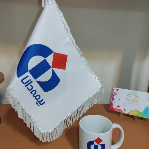 پرچم رومیزی بیمه دانا با پایه سنگی افراتوس