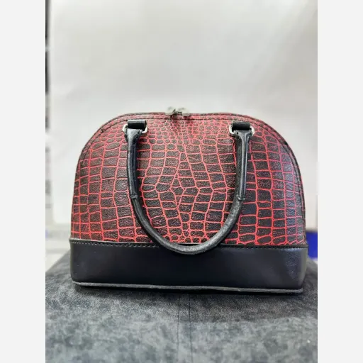 کیف دستی چرم گاوی شیوا تمام چرم طبیعی اصل با دوام بالا و ظاهر لوکس گزینه ها زرشکی
