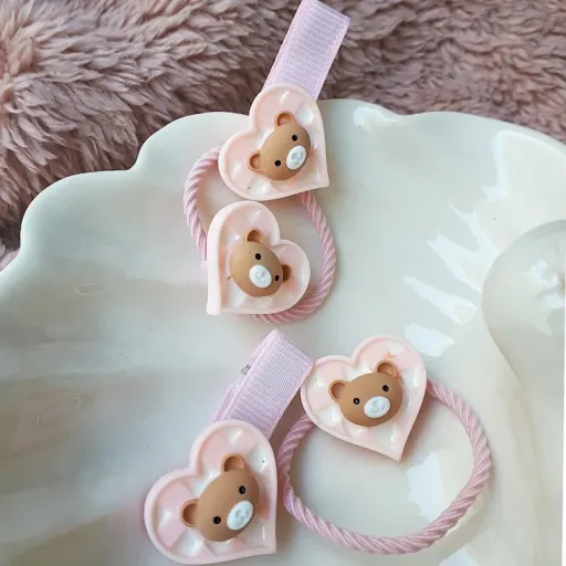 ست کش و گیره مو دخترانه مدل قلبی چهارخانه تدی بسته 4 عددی